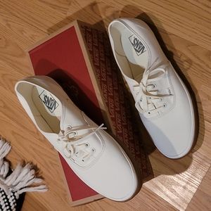 NEW VANS AUTHENTIC SNEAKERS